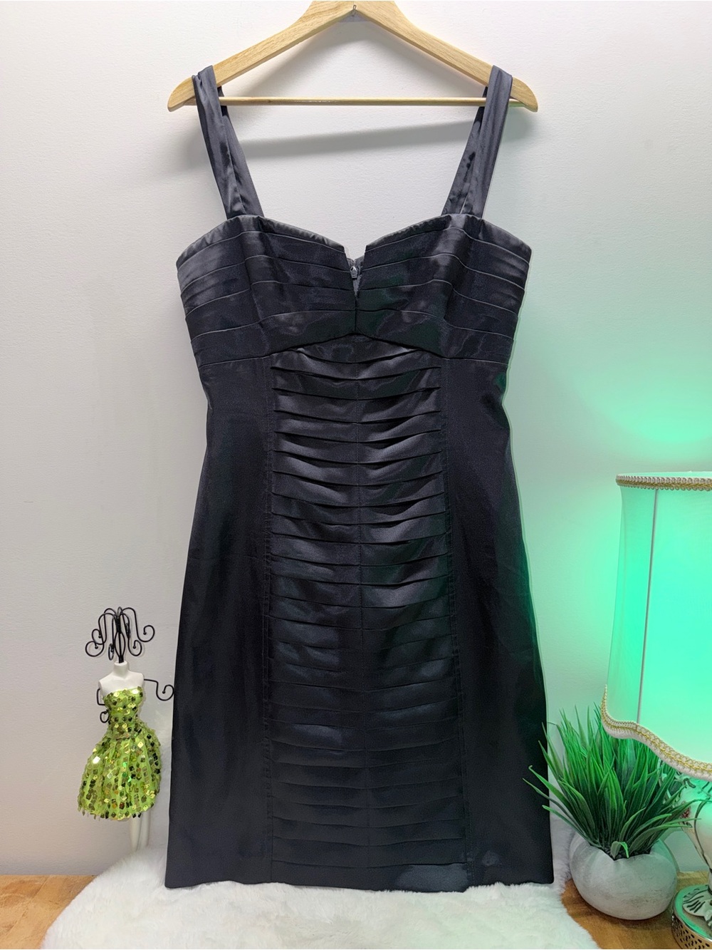 Le Chateau Sleeveless Charcoal Grey Pleated Front Cocktail Dress 👗